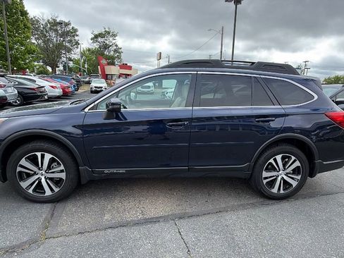 Used 2018 Subaru Outback 2.5i Limited AWD/4WD image 7