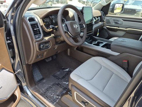 New 2026 RAM 1500 Laramie AWD/4WD image 12