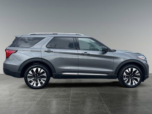 Used 2025 Ford Explorer Platinum AWD/4WD image 8