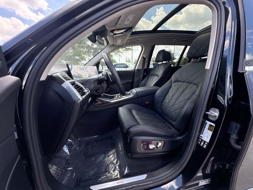 Used 2024 BMW X7 xDrive40i w/ Premium Package AWD/4WD image 19