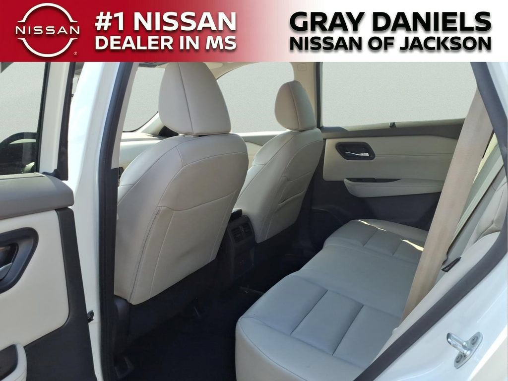 Used 2023 Nissan Rogue SV w/ SV Premium B Package FWD image 27
