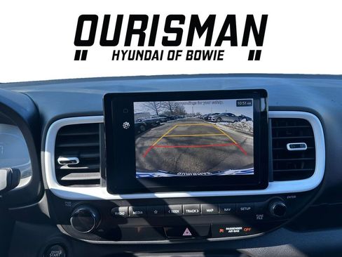 Used 2023 Hyundai Venue Limited image 21