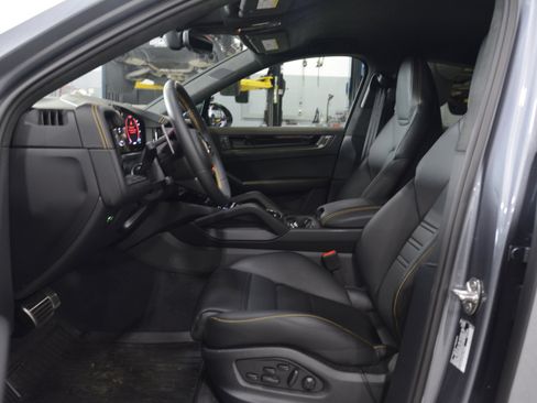 Certified 2026 Porsche Cayenne Turbo GT AWD/4WD image 15