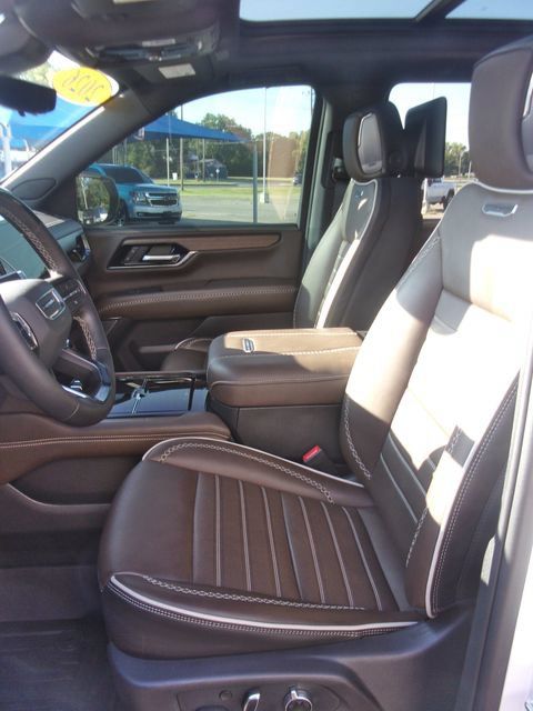 Used 2026 GMC Yukon Denali Ultimate AWD/4WD image 30