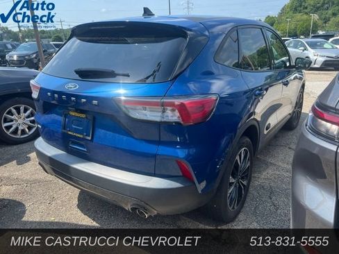 Used 2022 Ford Escape SE w/ SE Sport Appearance Package FWD image 3