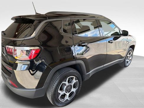 Used 2022 Jeep Compass Trailhawk w/ Trailhawk Convenience Group AWD/4WD image 5