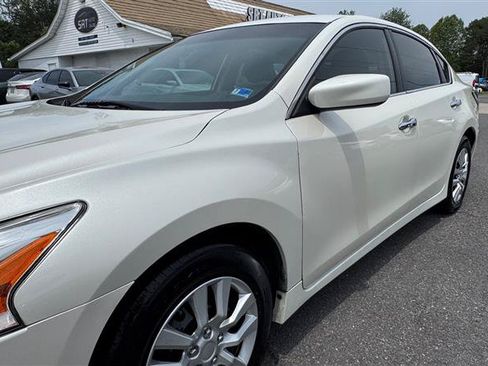 Used 2014 Nissan Altima 2.5 S FWD image 11