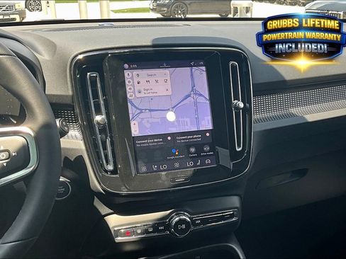 New 2026 Volvo XC40 B5 Ultra w/ Protection Package Premier AWD/4WD image 18