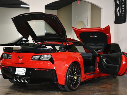 Used 2017 Chevrolet Corvette Z06 w/ Z07 Performance Package image 91