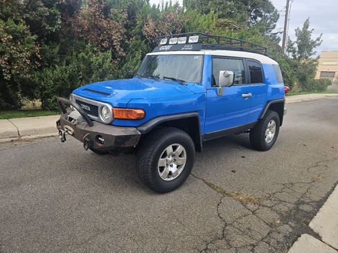 Used 2007 Toyota FJ Cruiser 4WD 4dr Manual (Natl) image 2