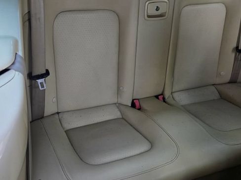 Used 2010 Volkswagen Beetle Convertible FWD image 9