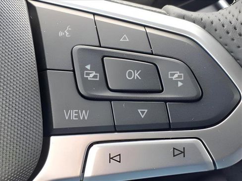 New 2026 Volkswagen Tiguan SE image 27