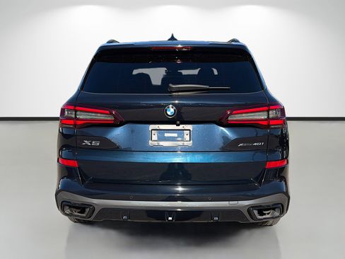 Used 2021 BMW X5 xDrive40i w/ M Sport Package image 4