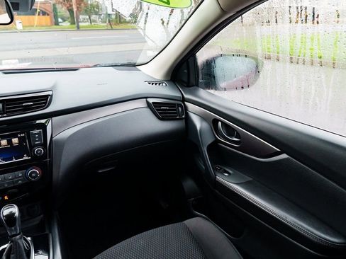 Used 2021 Nissan Rogue Sport S image 10