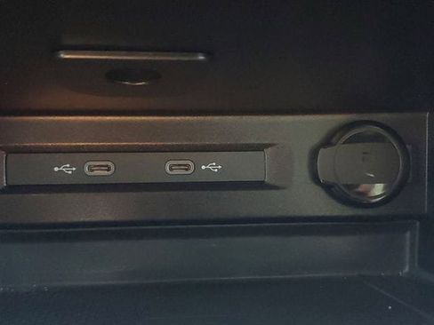 Used 2024 Volkswagen Tiguan SE R-Line image 32