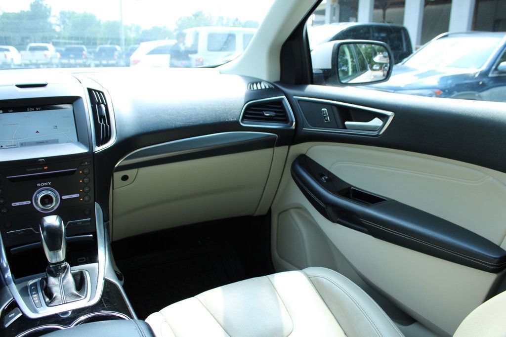 Used 2018 Ford Edge Titanium w/ Technology Package FWD image 16