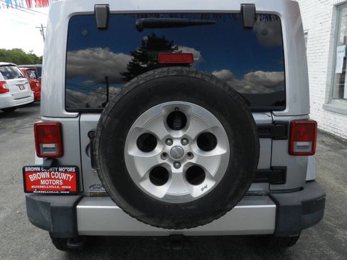 Used 2013 Jeep Wrangler Unlimited Sahara w/ Connectivity Group image 7