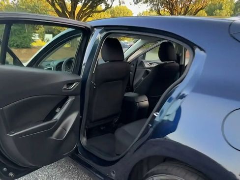 Used 2017 MAZDA MAZDA3 Sport FWD image 64