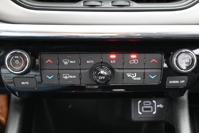 Used 2023 Jeep Compass Limited w/ Elite Group AWD/4WD image 22
