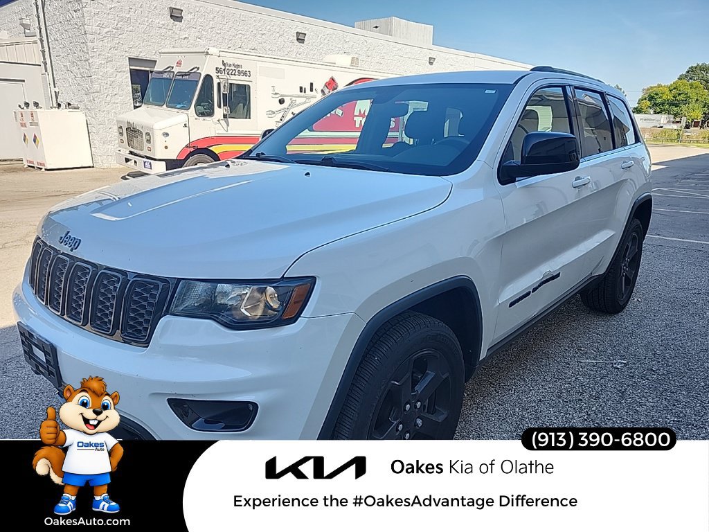 Used 2018 Jeep Grand Cherokee Laredo AWD/4WD image 1