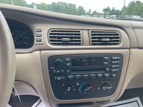 Used 2005 Ford Taurus SE FWD image 16