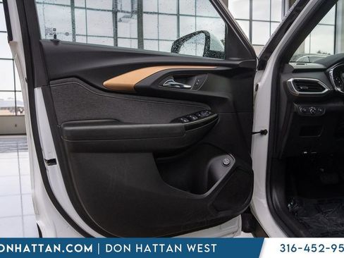 Used 2023 Chevrolet TrailBlazer ACTIV w/ Sun and Liftgate Package FWD image 13