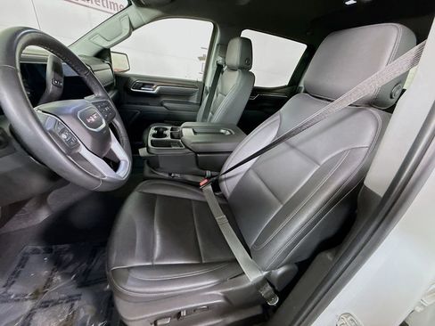 Used 2025 GMC Sierra 1500 SLT AWD/4WD image 24