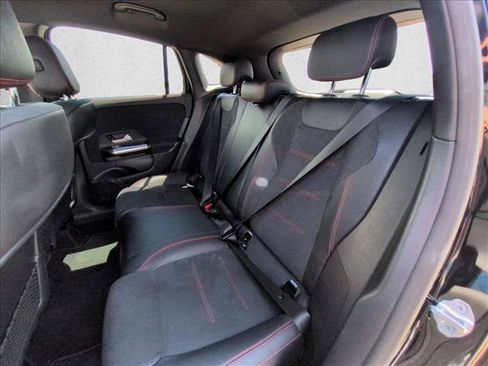 Used 2022 Mercedes-Benz GLA 250 4MATIC image 16