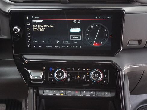 Used 2025 GMC Sierra 2500 AT4X AWD/4WD image 19