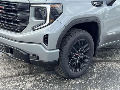 Used 2025 GMC Sierra 1500 Elevation image 9