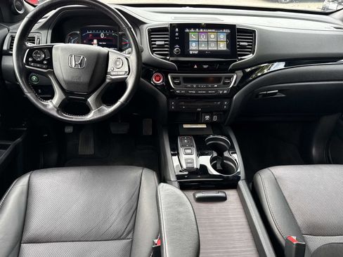 Certified 2022 Honda Pilot Black Edition image 2