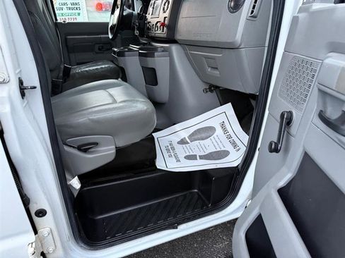 Used 2011 Ford E-250 and Econoline 250 image 16