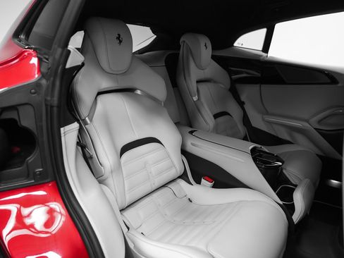 Certified 2025 Ferrari Purosangue AWD/4WD image 39