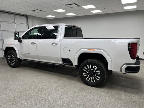 Used 2025 GMC Sierra 3500 Denali Ultimate image 6