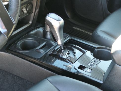 Used 2017 Toyota 4Runner SR5 image 21