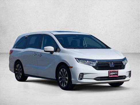 Used 2024 Honda Odyssey EX-L image 3