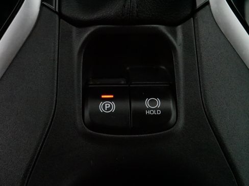 Used 2024 Toyota Corolla Cross L image 28