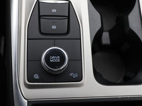 Used 2022 Ford Explorer XLT w/ Equipment Group 202A image 27