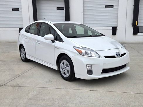 Used 2010 Toyota Prius Two FWD image 3