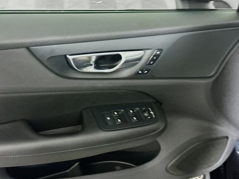 Used 2024 Volvo S60 B5 Core image 15
