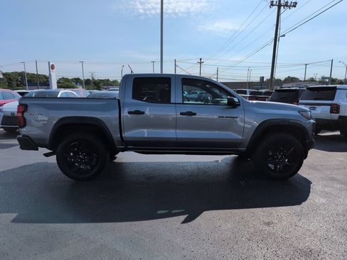 Used 2024 Chevrolet Colorado Trail Boss w/ Technology Package AWD/4WD image 6