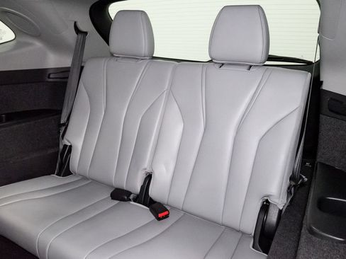 Certified 2025 Acura MDX SH-AWD w/ Technology Package image 25
