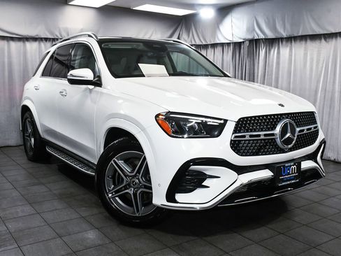 Used 2025 Mercedes-Benz GLE 450e 4MATIC w/ AMG Line Exterior image 3
