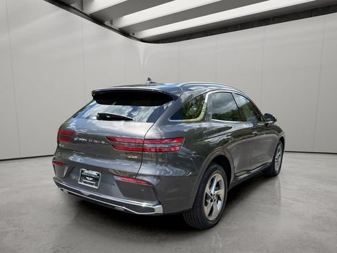 Used 2026 Genesis GV70 2.5T AWD/4WD image 5