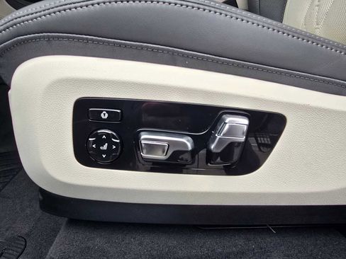 New 2026 BMW ALPINA XB7 image 25