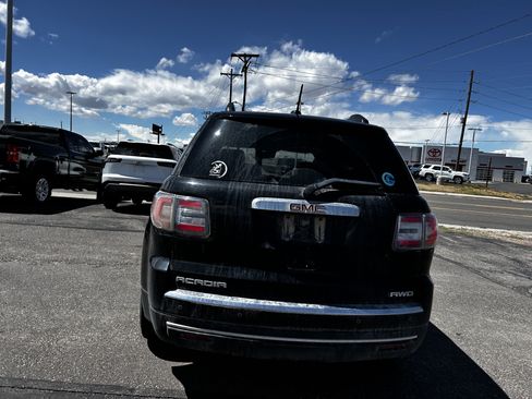 Used 2016 GMC Acadia SLT w/ Technology Package AWD/4WD image 4