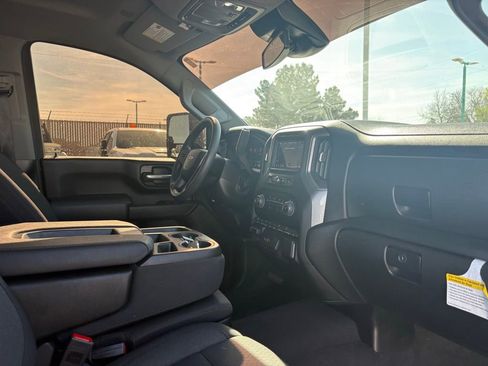 Used 2025 Chevrolet Silverado 2500 Custom w/ Custom Value Package image 9