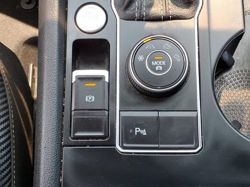 Used 2021 Volkswagen Atlas Cross Sport SE AWD/4WD image 15
