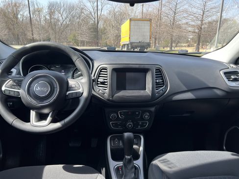 Used 2018 Jeep Compass Sport w/ Tech Group image 24