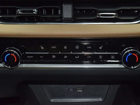 New 2026 Chevrolet Equinox ACTIV AWD/4WD image 33